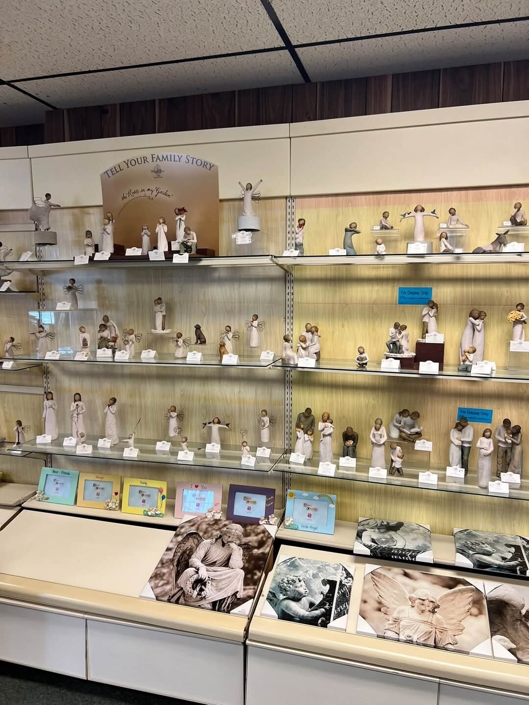 Figurines in the gift case