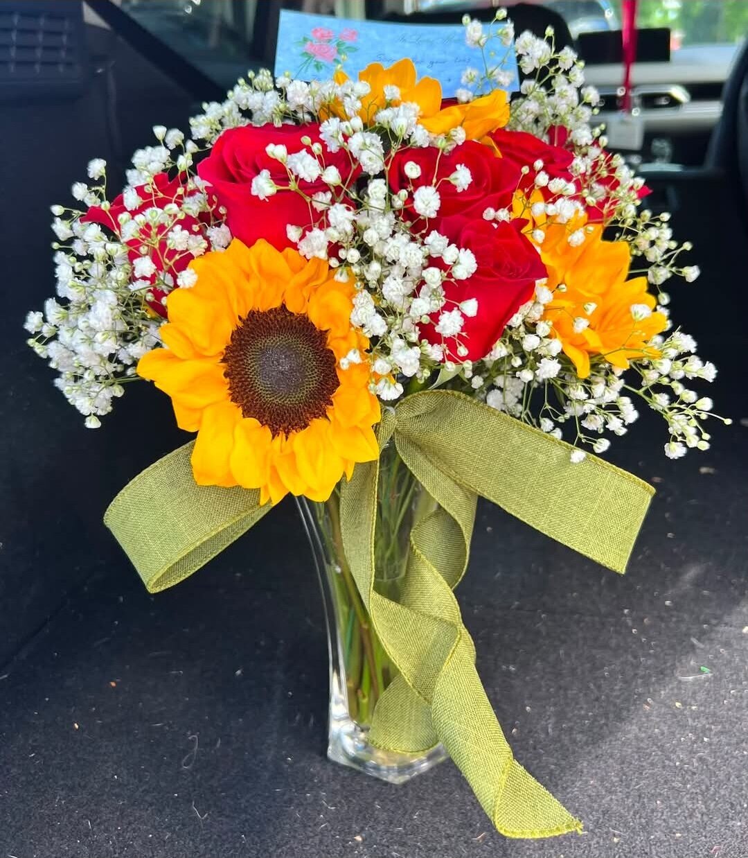 Sunflower and rose bouquet